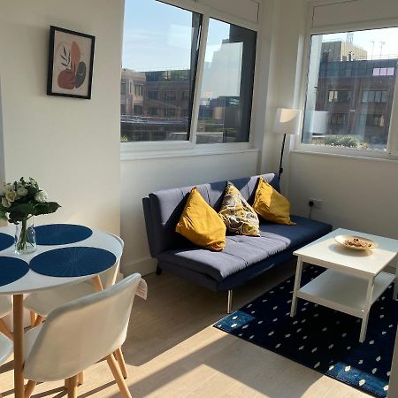 ميلتون كينيز Central Location, Parking, Wi-Fi, Modern Apartment المظهر الخارجي الصورة