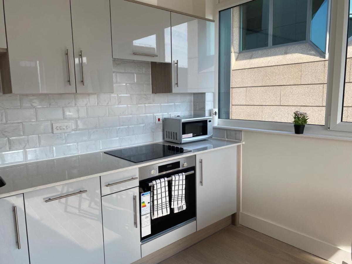 ميلتون كينيز Central Location, Parking, Wi-Fi, Modern Apartment المظهر الخارجي الصورة