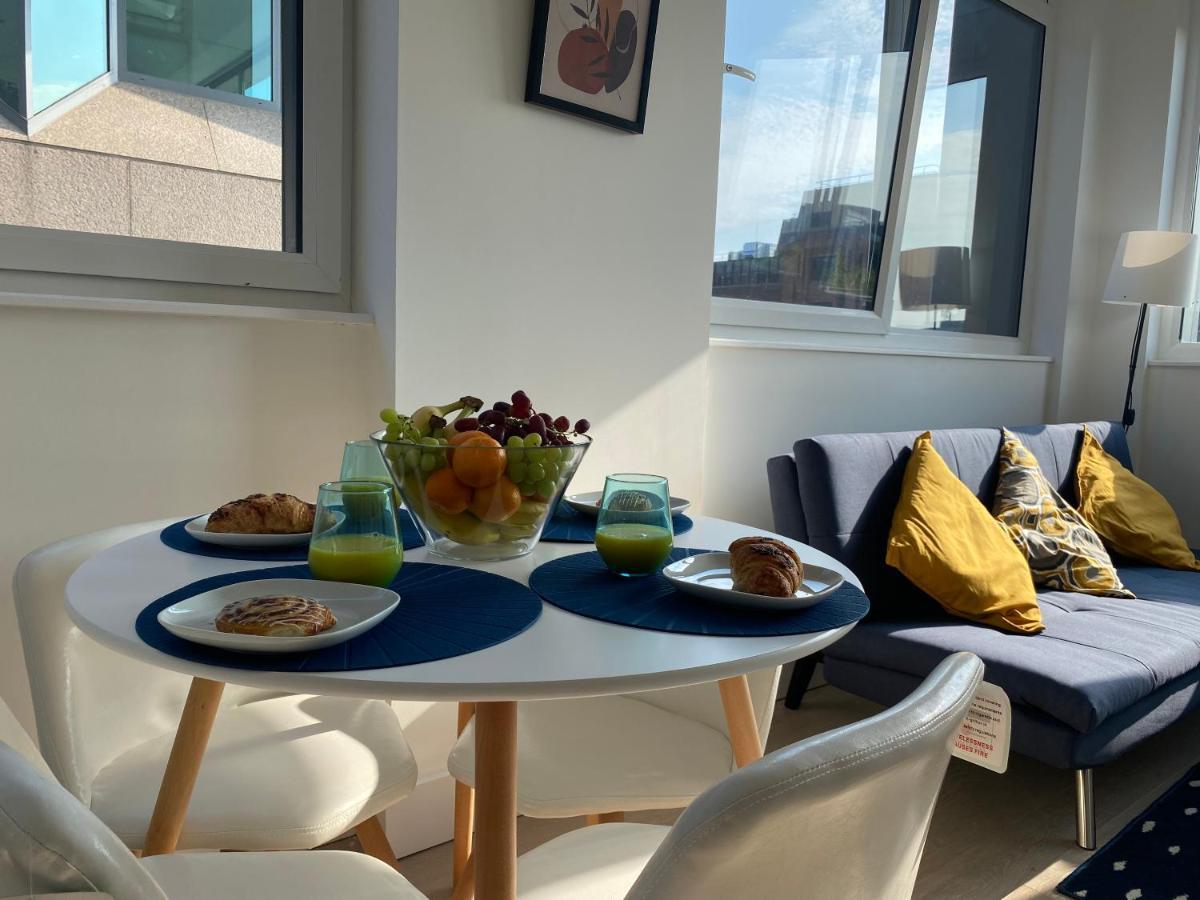ميلتون كينيز Central Location, Parking, Wi-Fi, Modern Apartment المظهر الخارجي الصورة