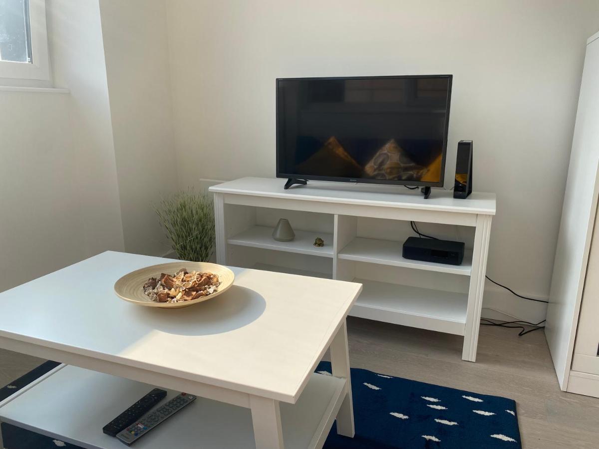 ميلتون كينيز Central Location, Parking, Wi-Fi, Modern Apartment المظهر الخارجي الصورة