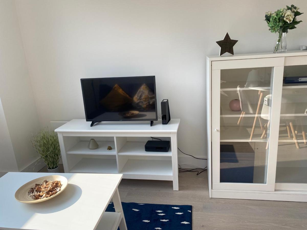 ميلتون كينيز Central Location, Parking, Wi-Fi, Modern Apartment المظهر الخارجي الصورة
